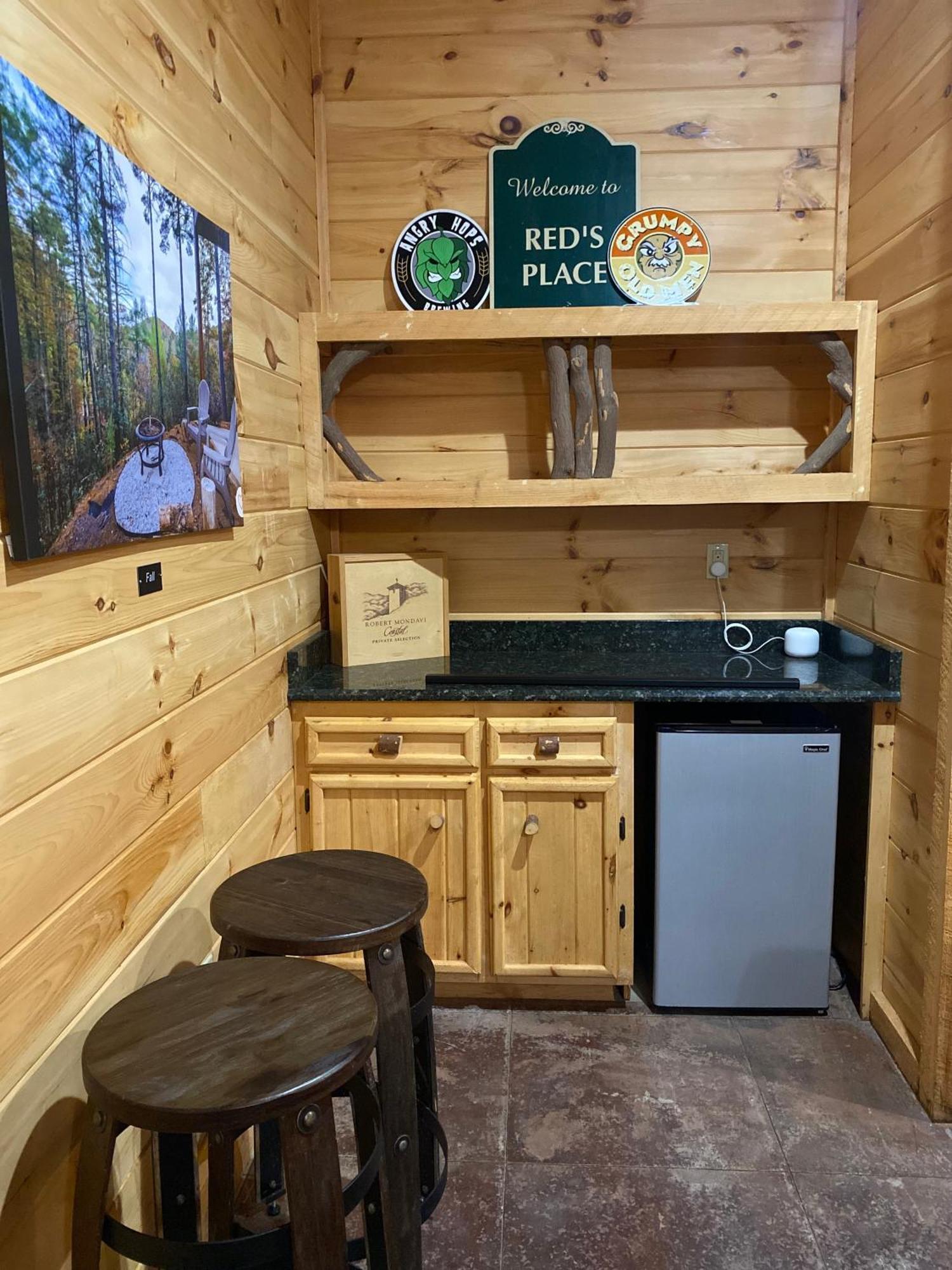 הוילה Cherry Log The Cozy Lazy Laurel With Year-Round Mountain Views, Hot Tub, Fire Pit מראה חיצוני תמונה
