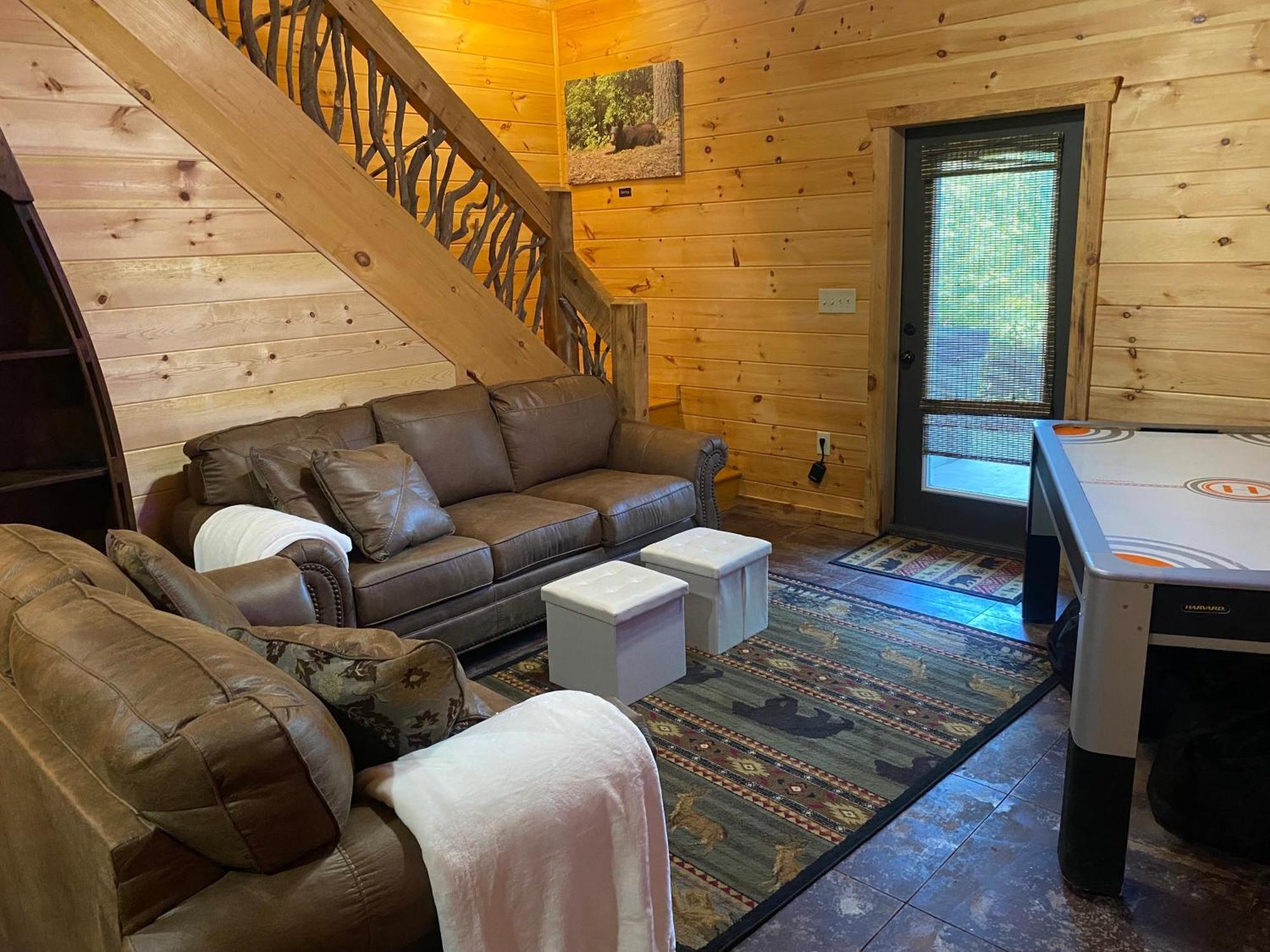 הוילה Cherry Log The Cozy Lazy Laurel With Year-Round Mountain Views, Hot Tub, Fire Pit מראה חיצוני תמונה